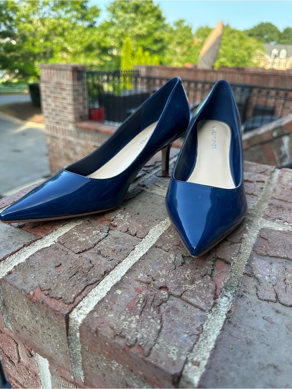 Marc Fisher, Classic Navy Patent Leather Pumps size 7 like new.